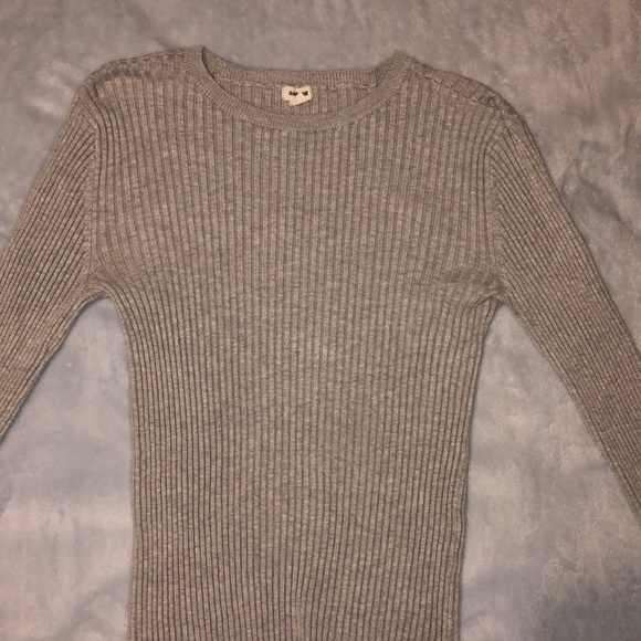 (s) grey long sleeve from garage - Picture 1 of 2